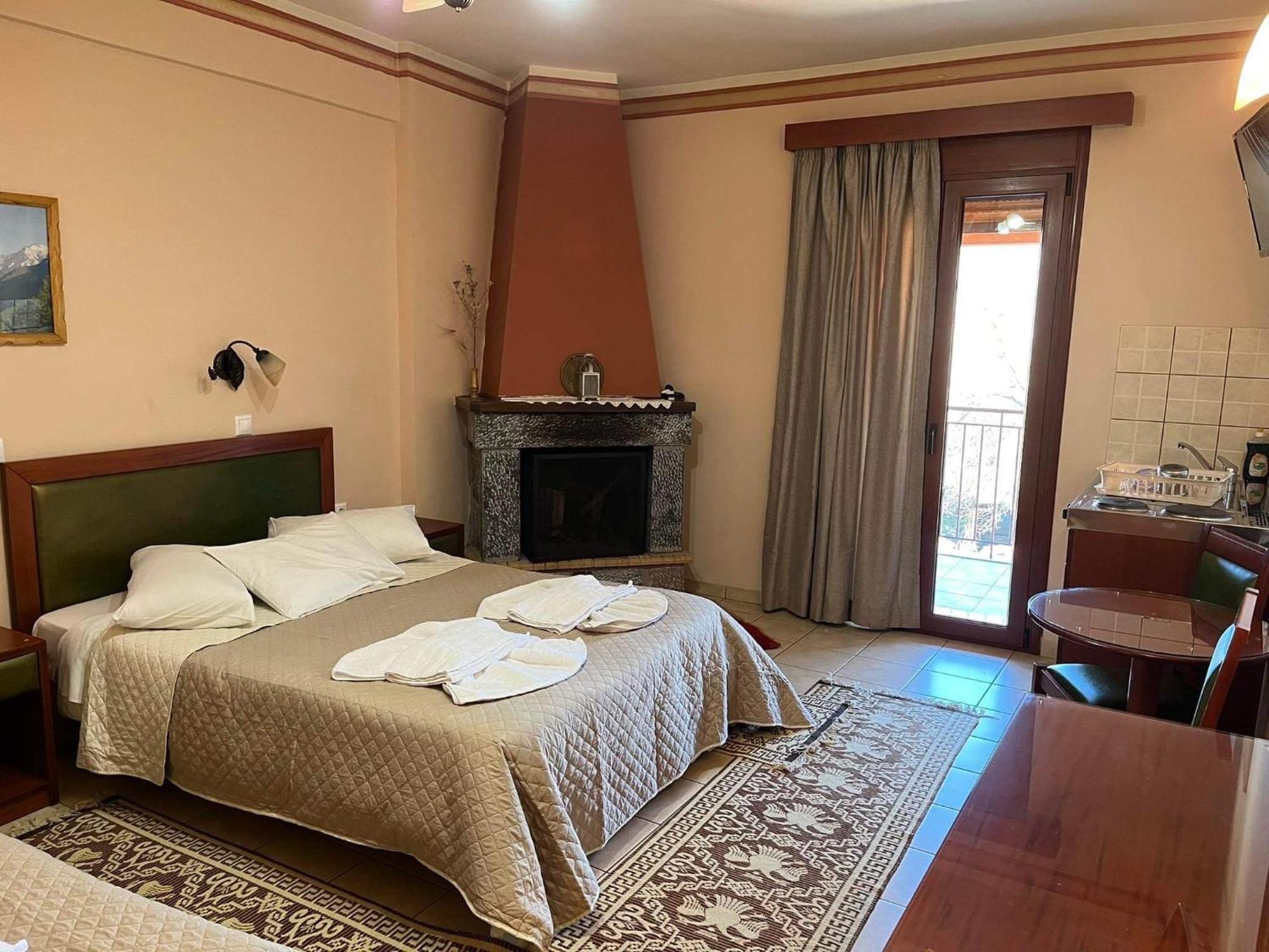 To Spiti Tis Irinis Hotel Vytina Exterior photo